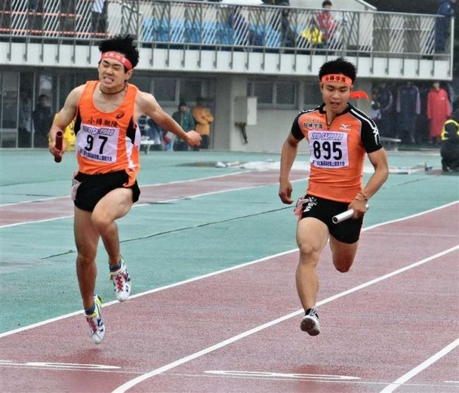 【写真】西山女子円盤投げ優勝、中谷やり投げ3位 道高体連陸上