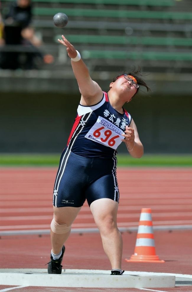 【写真】帯農砲丸投表彰台独占 白樺三段跳ワンツー 道高体連陸上