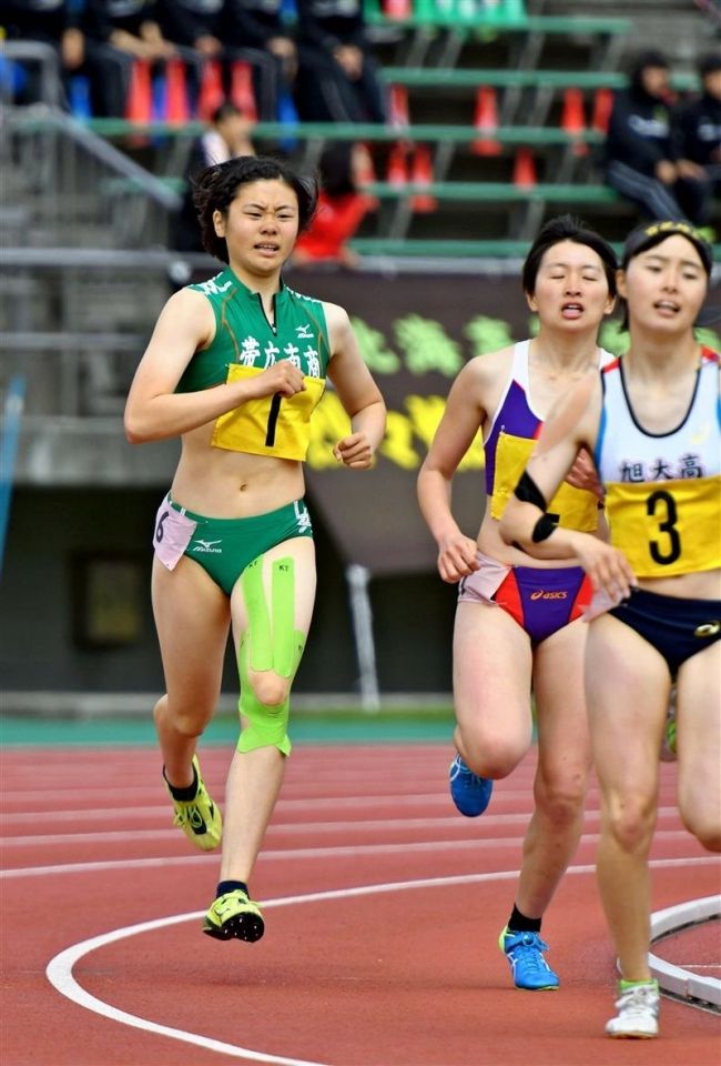 【写真】帯農砲丸投表彰台独占 白樺三段跳ワンツー 道高体連陸上