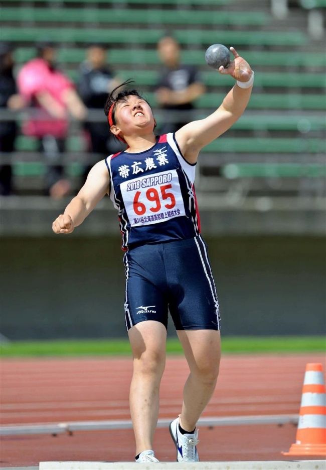 【写真】帯農砲丸投表彰台独占 白樺三段跳ワンツー 道高体連陸上