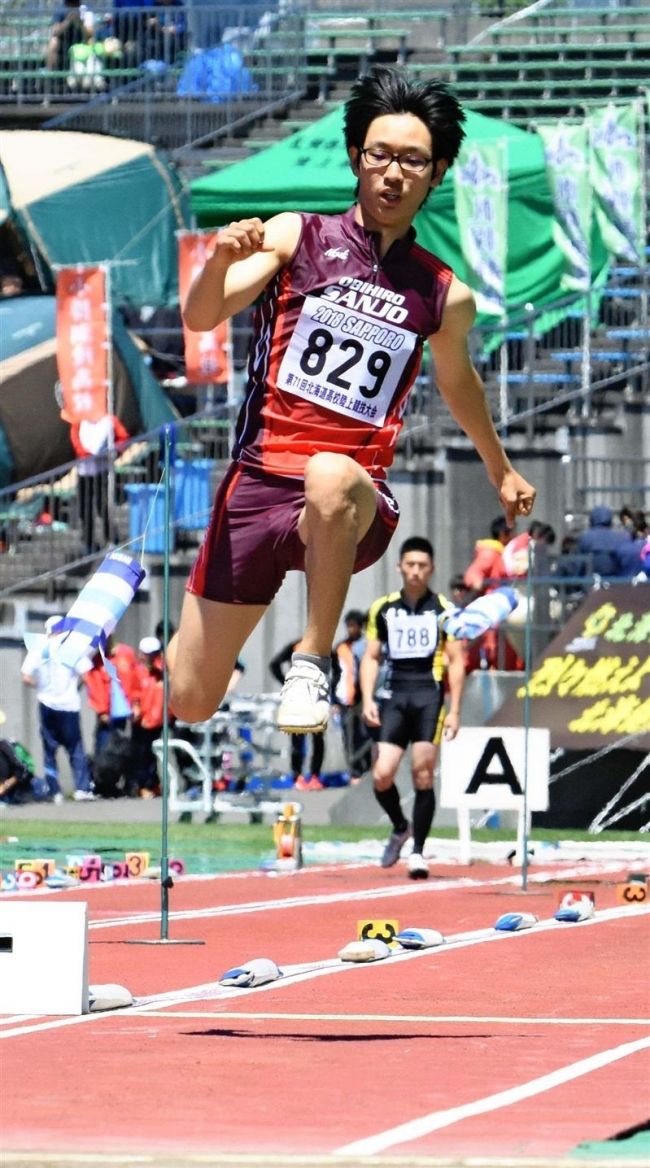 【写真】帯農砲丸投表彰台独占 白樺三段跳ワンツー 道高体連陸上