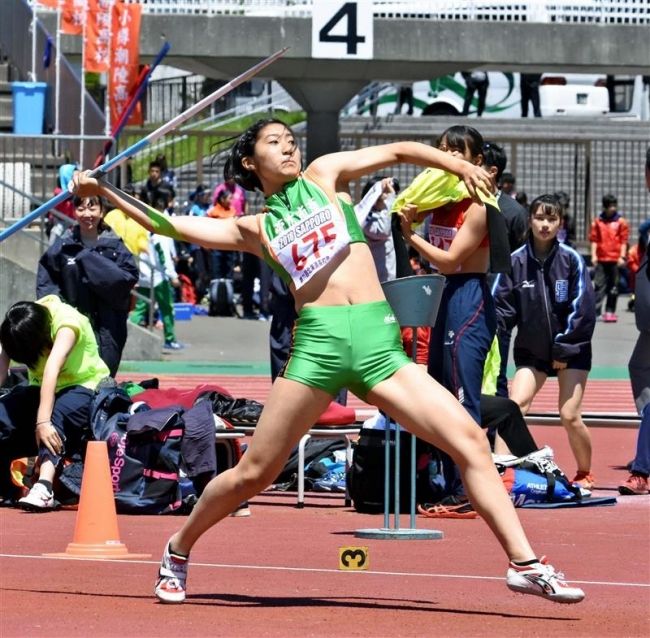 【写真】帯農砲丸投表彰台独占 白樺三段跳ワンツー 道高体連陸上