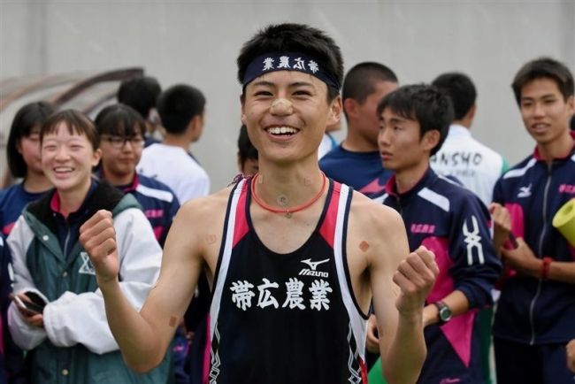 【写真】帯農砲丸投表彰台独占 白樺三段跳ワンツー 道高体連陸上