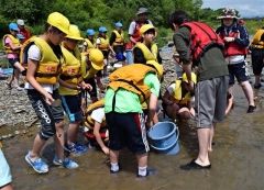 音更川の自然環境を調査　音更小４年生 5