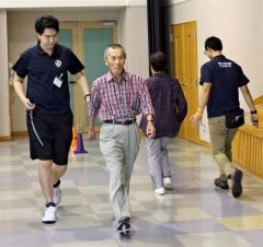 お年寄りの体力・認知力を測定　音更 3
