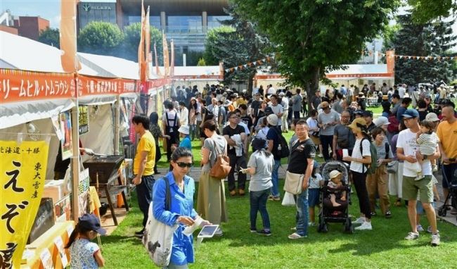 とかちマルシェにぎわう　最多の１３３店ずらり