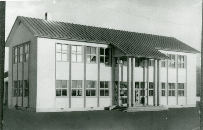【写真】陸別百年新聞「陸別発展つむぎ１世紀　編田牧場」