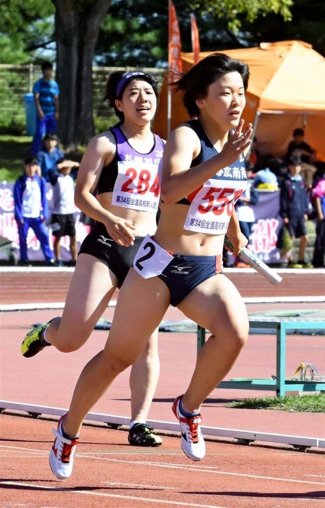 【写真】西山女子円盤投げ連覇、帯農リレー準V道高校新人陸上