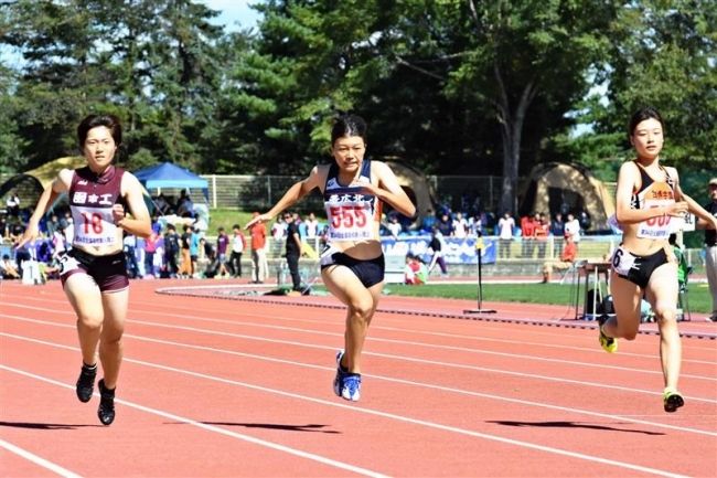 【写真】西山女子円盤投げ連覇、帯農リレー準V道高校新人陸上