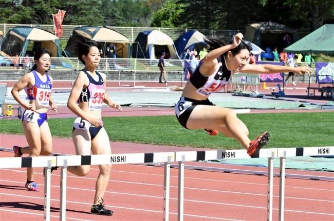 【写真】西山女子円盤投げ連覇、帯農リレー準V道高校新人陸上