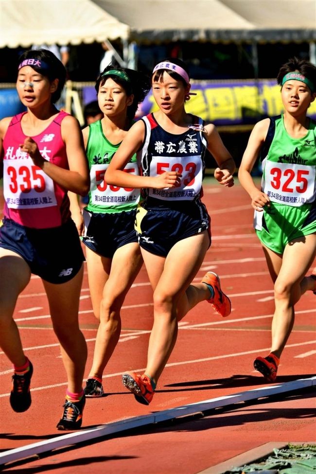 【写真】西山女子円盤投げ連覇、帯農リレー準V道高校新人陸上