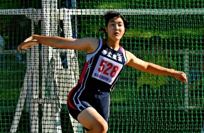 【写真】西山女子円盤投げ連覇、帯農リレー準V道高校新人陸上