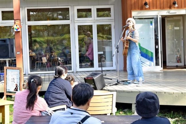 【写真】麦音で「ネジリドーナツのうた」完成　流さんがライブ