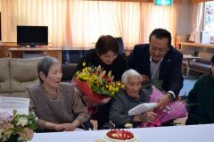 千葉タリさんの１１２歳祝う　陸別　 3