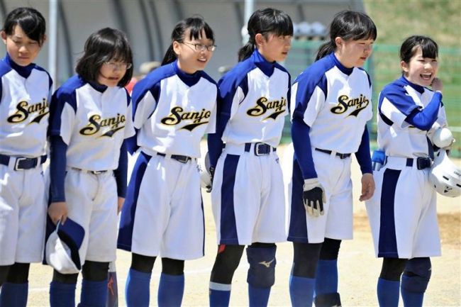 【写真】帯南商コールド完封で優勝、帯大谷準V 東北海道高校女子ソフトボール