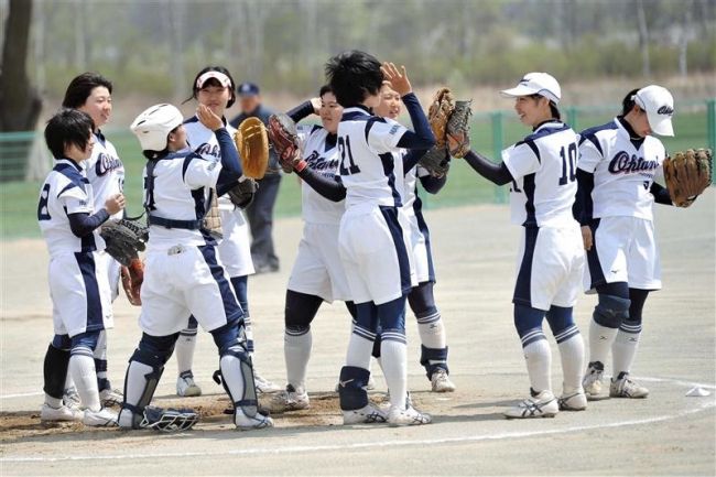 【写真】帯南商コールド完封で優勝、帯大谷準V 東北海道高校女子ソフトボール