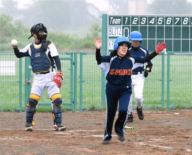 【写真】K―PLUCKコールドで4連覇 勝毎杯朝ソフトボール大会