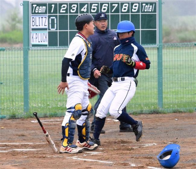 【写真】K―PLUCKコールドで4連覇 勝毎杯朝ソフトボール大会