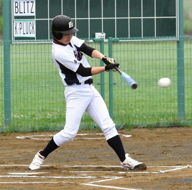 【写真】K―PLUCKコールドで4連覇 勝毎杯朝ソフトボール大会
