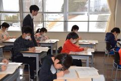 小学生が授業体験　陸別中 3