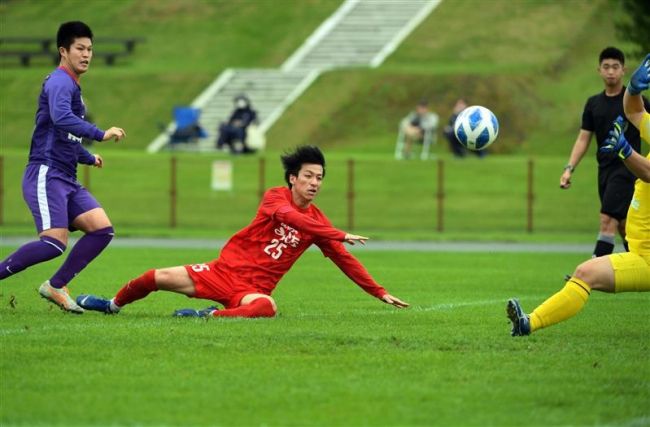 【写真】スカイアースと新得FC共に鮮やか逆転、道リーグサッカー幕別で勝利