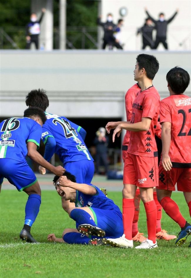 【写真】スカイアースと新得FC共に鮮やか逆転、道リーグサッカー幕別で勝利