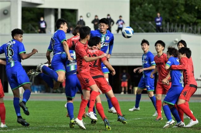 【写真】スカイアースと新得FC共に鮮やか逆転、道リーグサッカー幕別で勝利