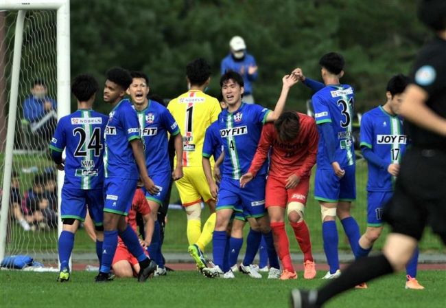 【写真】スカイアースと新得FC共に鮮やか逆転、道リーグサッカー幕別で勝利