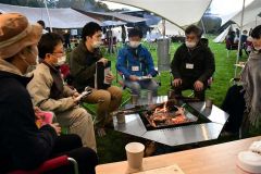 起業家とアーティスト「異彩の触発」　たき火囲み「ドリームマップ会議」 2