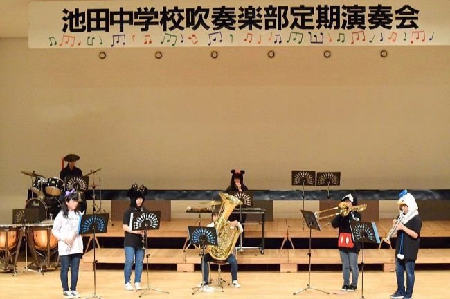 【写真】池中吹奏楽部が演奏会　池田