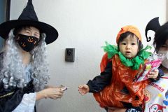 ハロウィーンイベント　幼稚園児も仮装楽しむ 2