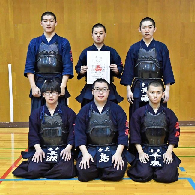 【写真】帯柏葉が8年ぶりV 個人は安澤(男子)宮部(女子) 十勝高校新人剣道