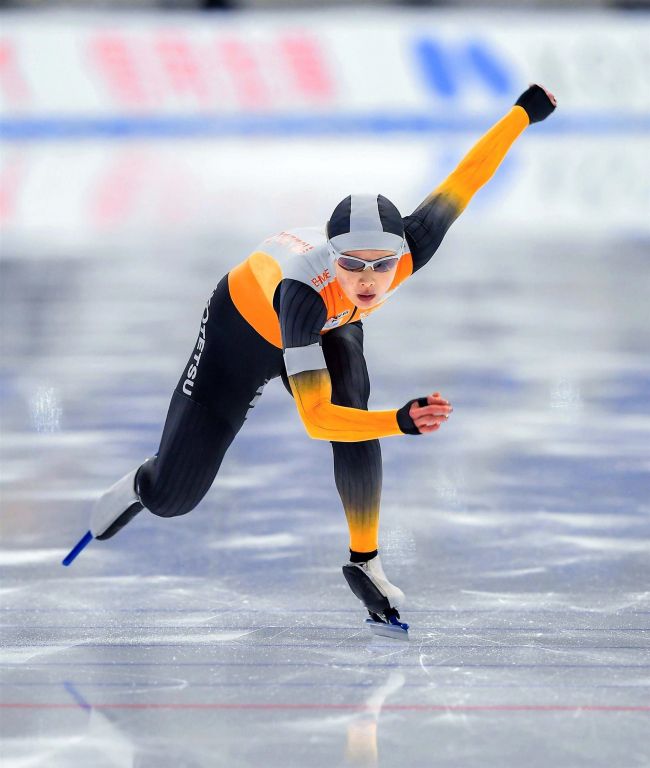 【写真】村上圧勝V、女子は郷2位 3000は酒井制す全日本選抜スケート八戸大会