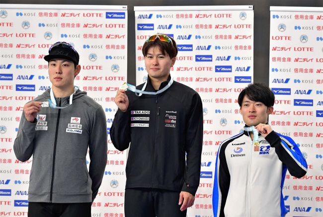 【写真】村上圧勝V、女子は郷2位 3000は酒井制す全日本選抜スケート八戸大会
