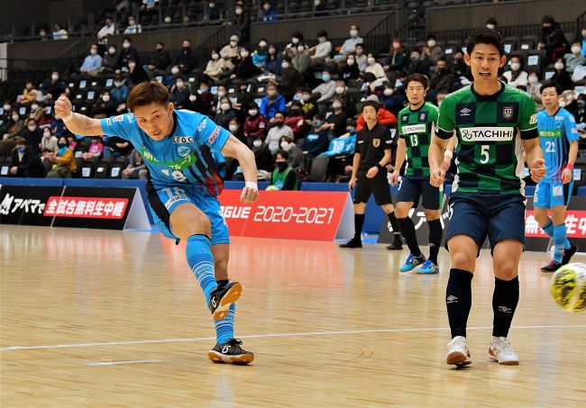 【写真】Fリーグエスポラーダ競り合うも敗戦 三浦1G帯北高出4選手躍動 Fリーグ