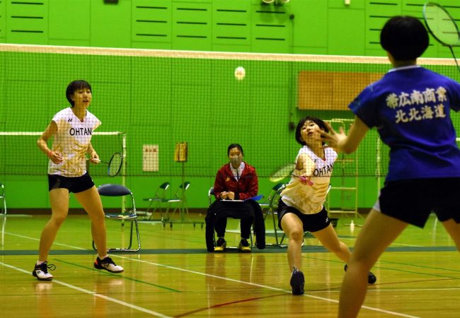 【写真】帯南商女子2連覇、帯大谷男子は18連覇 全十勝高校バドミントン新人団体戦