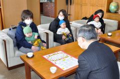 こぼれ話「上士幌、子育てママと子ども鬼が町長に手紙」