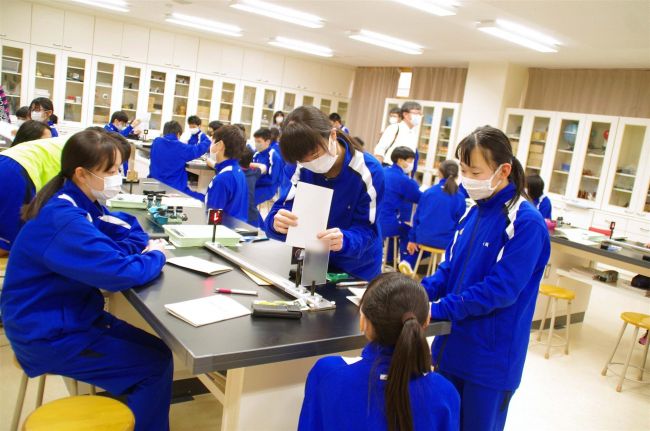 【写真】釧路高専が出前講座　池田中