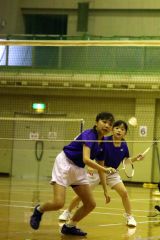 ６年女子優勝の熊谷紗月・三浦一華（手前）組