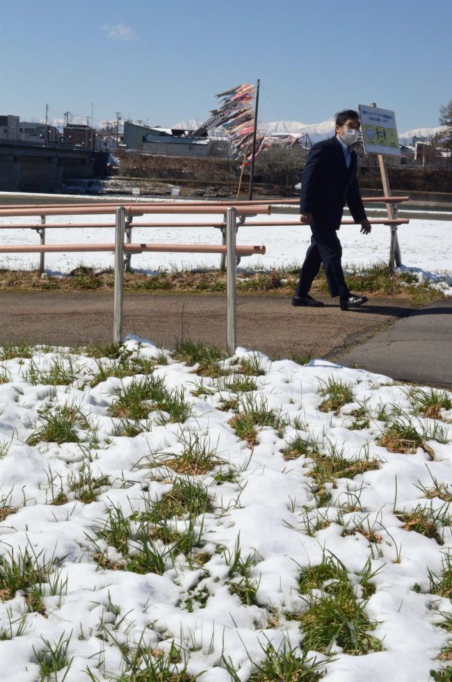 【写真】寒の戻り、春の雪　新得９センチ