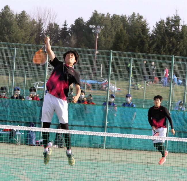 【写真】松岡・小泉組1年生V 女子は荒井・玉尾組 全十勝高校ソフトテニス