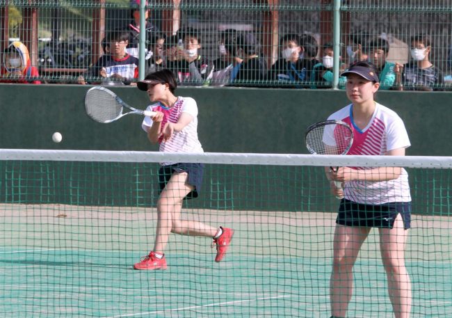 【写真】松岡・小泉組1年生V 女子は荒井・玉尾組 全十勝高校ソフトテニス