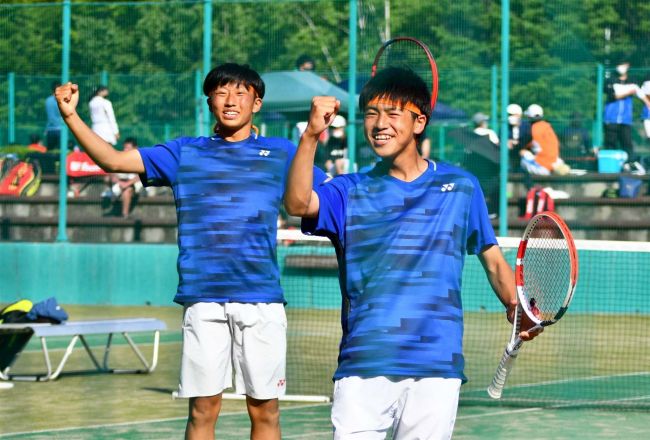【写真】帯北の観野と松本単複で初のインターハイ、複は準Ｖ単は３位、全道高体連テニス