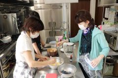 加工体験をする参加者
