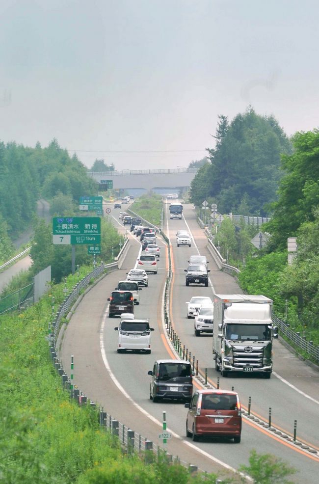 【写真】陸路は前年減、空路は上回る　盆の交通機関