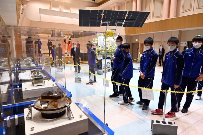 道内初の実物展示　「はやぶさ２」カプセルお目見え　大樹で９日まで