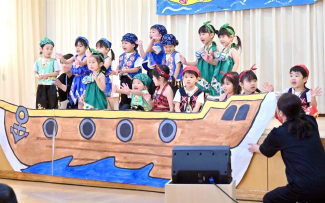 歌やダンスなどにぎやかに　管内の幼稚園で学習発表会シーズン