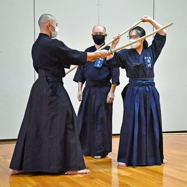【写真】高木誠と山本直人が全国準優勝、市川美智子は全道優勝、全十勝剣道連盟杖道部会