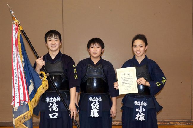 中学男子は帯広の森体育館Ａ優勝、同女子は音更柳町Ｖ　全十勝少年団体剣道