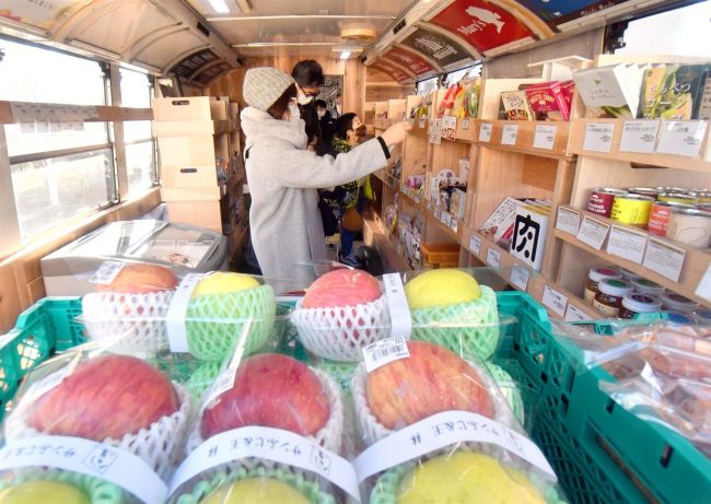 十勝バス　車内に藤丸　雑貨や食品　買い物支援　帯広駅―大空　マルシェバス運行開始